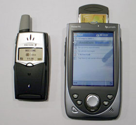 КПК с Bluetooth-модулем и мобильный телефон
