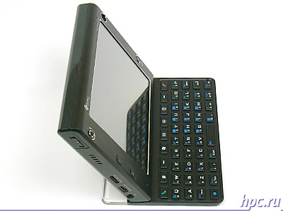 HTC X7500 (Athena), вид сбоку с клавиатурой