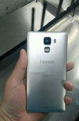 Появилось новое фото Huawei Honor 7