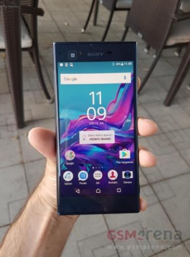    Sony Xperia XR  Xperia X Compact 