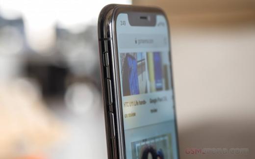      iPhone X