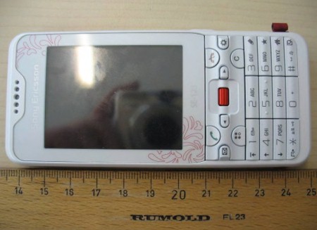 Sony Ericsson G702 (BeiBei) одобрен FCC